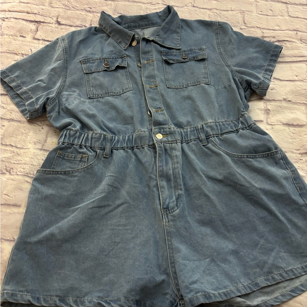 🔵”NWOT” CURVY LightWASH Denim Romper - Picture 4 of 13
